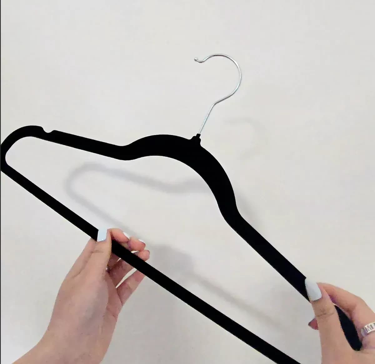 Velvet non-slip suit hangers.