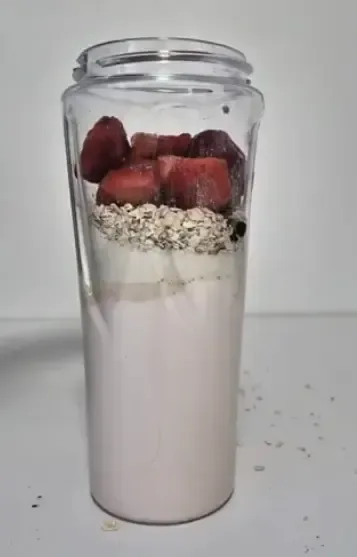 Bosch Mini Highspeed blender with jug attached